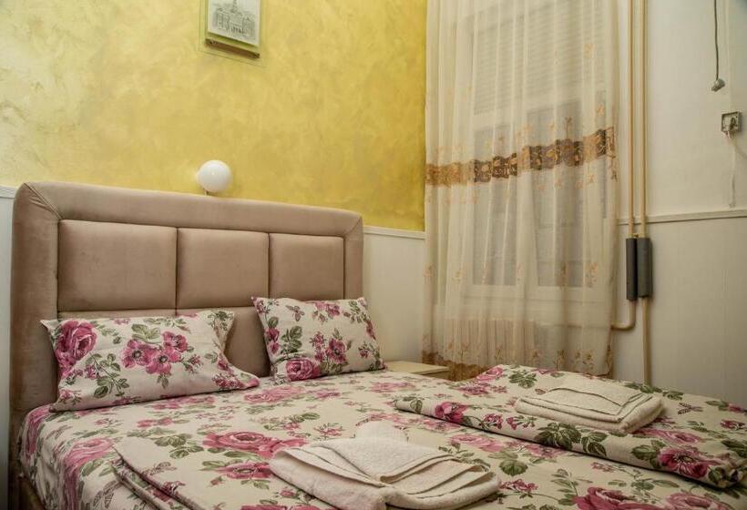 پانسیون Sobe Sa Sopstvenim Kupatilom Private Rooms Bathroom In Center