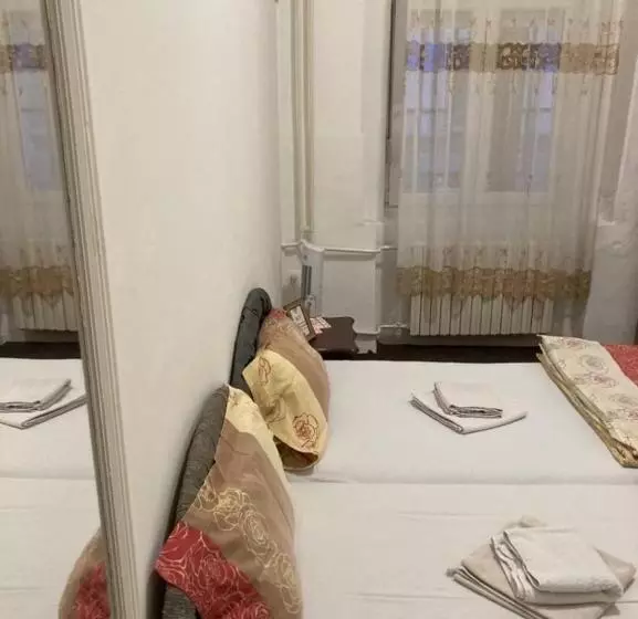پانسیون Sobe Sa Sopstvenim Kupatilom Private Rooms Bathroom In Center