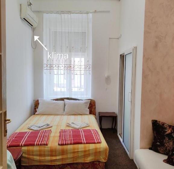 پانسیون Sobe Sa Sopstvenim Kupatilom Private Rooms Bathroom In Center