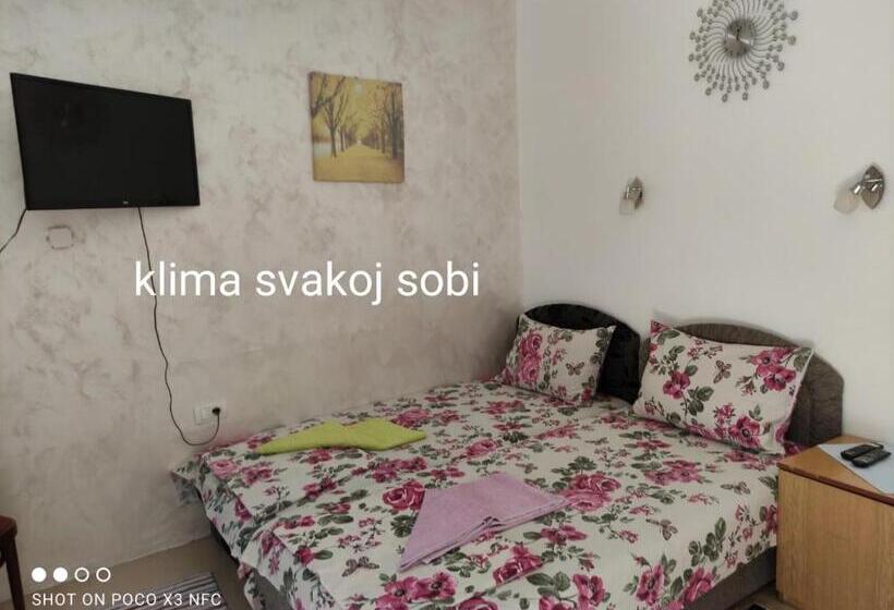 پانسیون Sobe Sa Sopstvenim Kupatilom Private Rooms Bathroom In Center