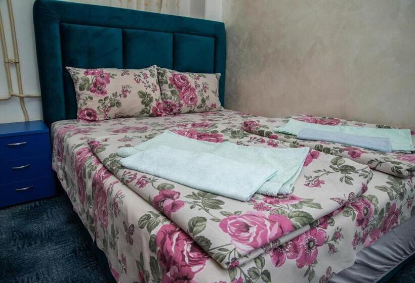 پانسیون Sobe Sa Sopstvenim Kupatilom Private Rooms Bathroom In Center