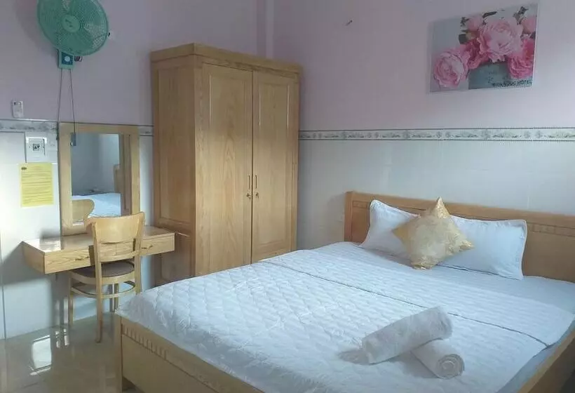 هتل Khách Sạn Biển Ngọc Lý Sơn