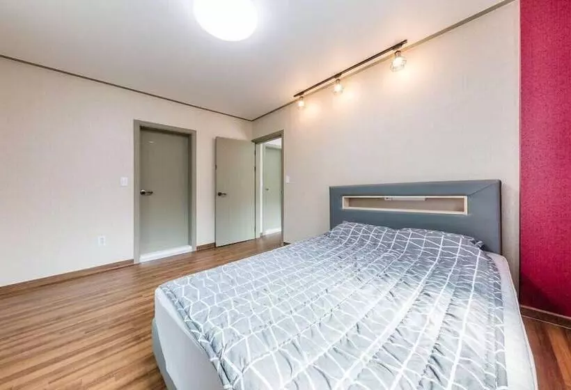 Hotelli Serence Pension