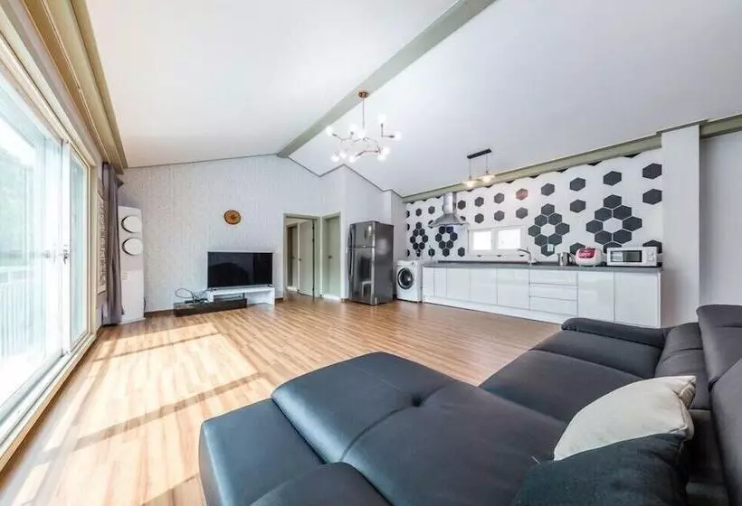 Hotelli Serence Pension