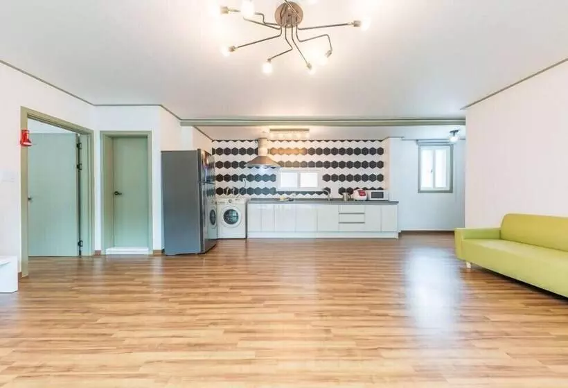 Hotelli Serence Pension