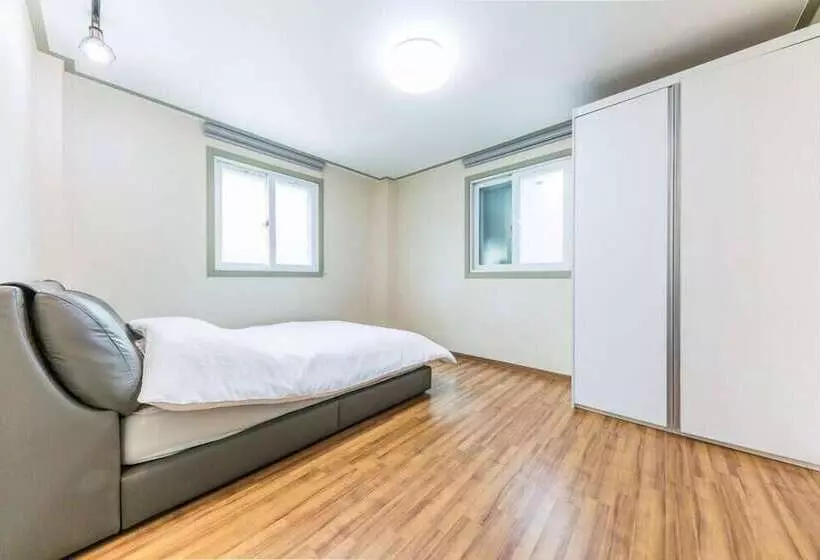 Hotelli Serence Pension