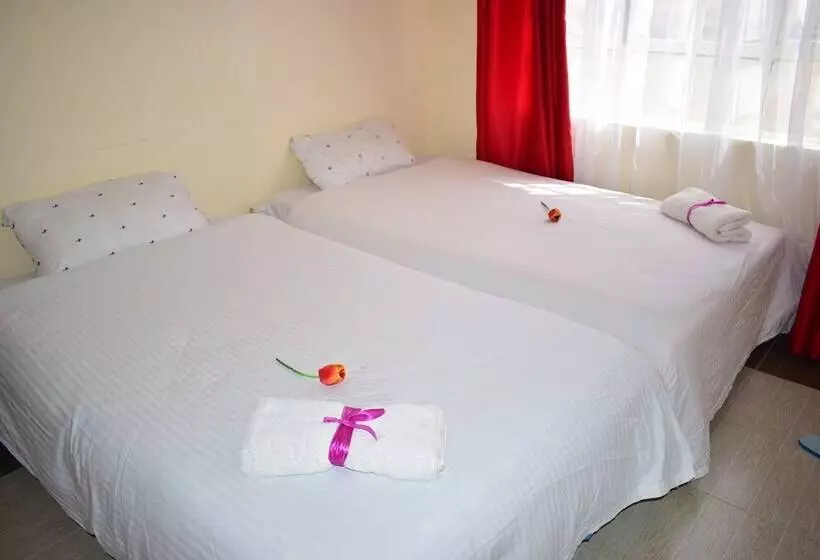 هتل 254 Airport Inn