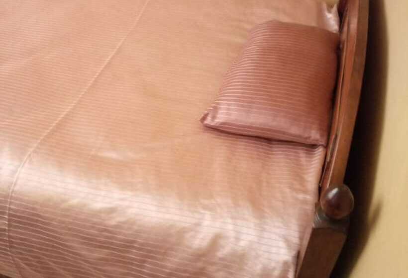 هتل Kaka Guest House