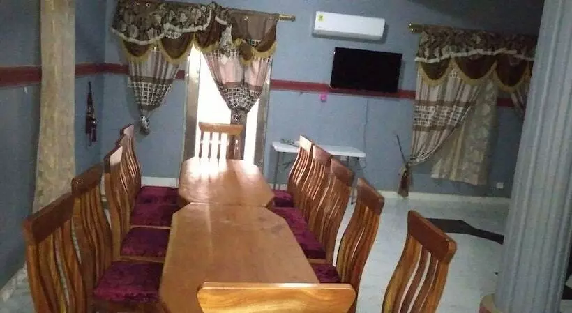 Hotelli Mother S Royal