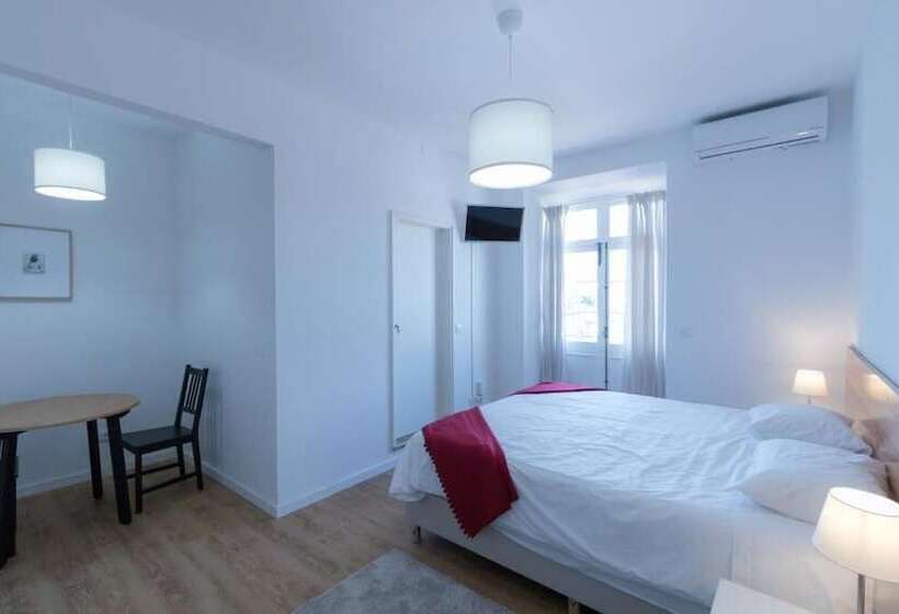 Отель Lagoa Hostel & Suites