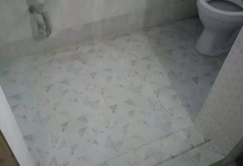هتل Qwetu Guest House