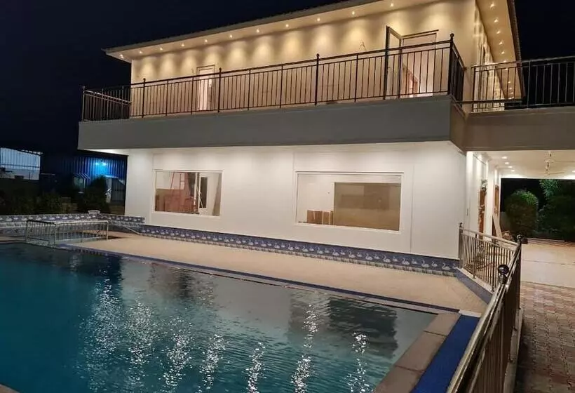 Hotelli Thai Beach Resort