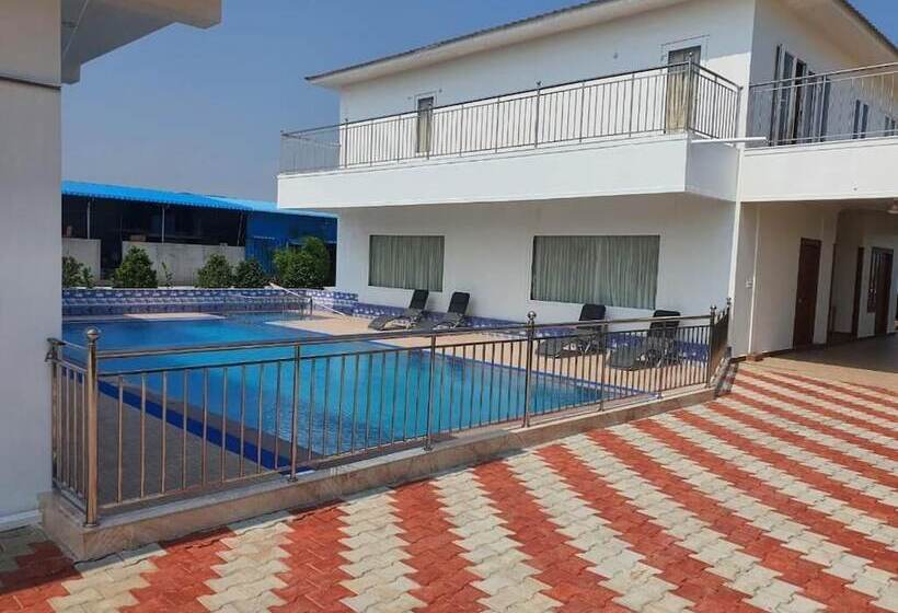 בית מלון כפרי Thai Beach Resort