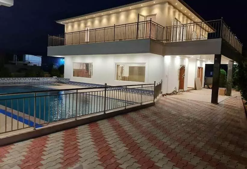 Hotelli Thai Beach Resort