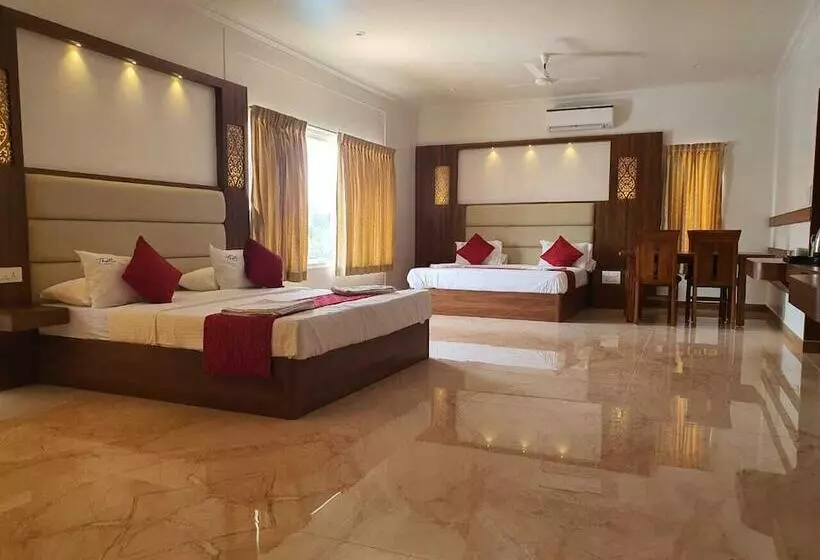 Hotelli Thai Beach Resort