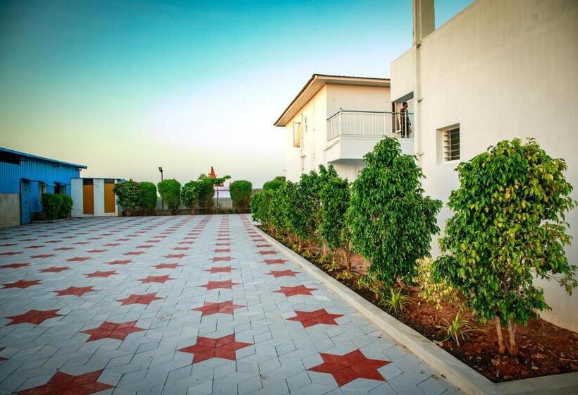 בית מלון כפרי Thai Beach Resort