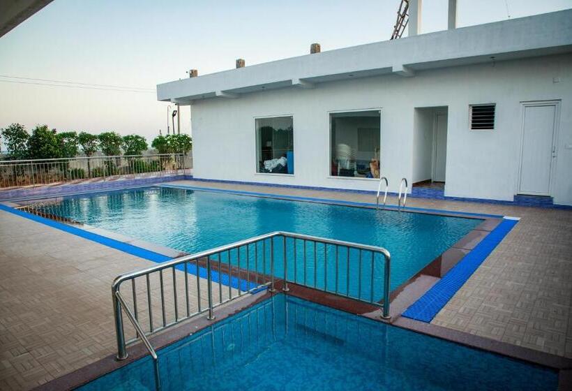 בית מלון כפרי Thai Beach Resort