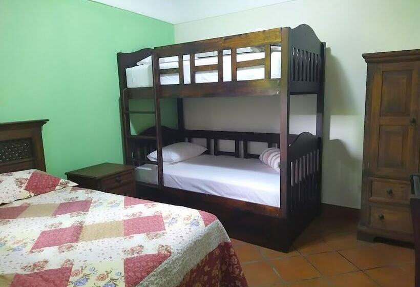 هتل Casa Mercedes