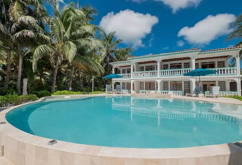 Hotelli Coral Bay Villas