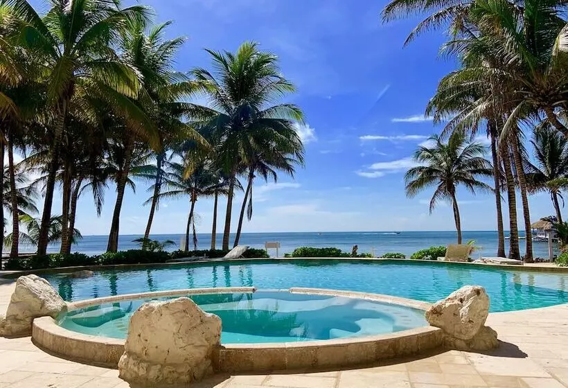 Hotelli Coral Bay Villas