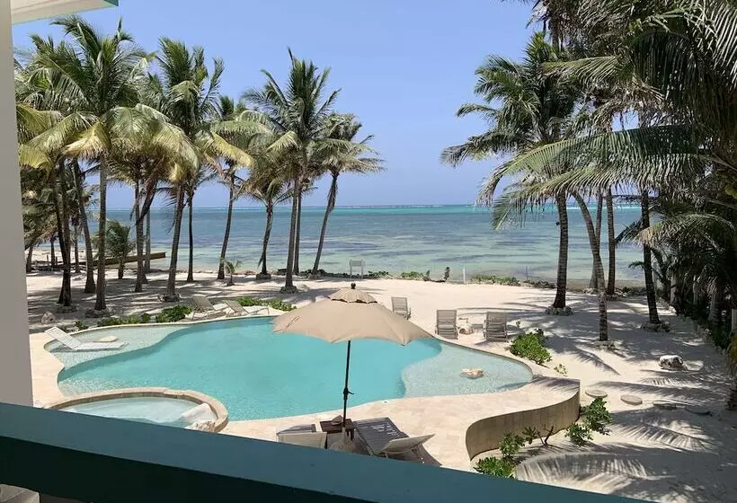 Hotelli Coral Bay Villas