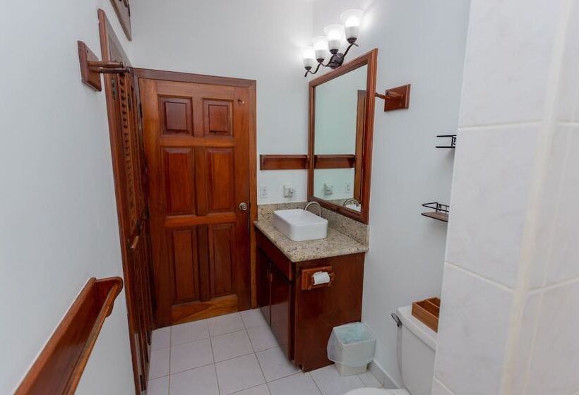 هتل Coral Bay Villas