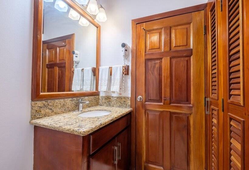 هتل Coral Bay Villas