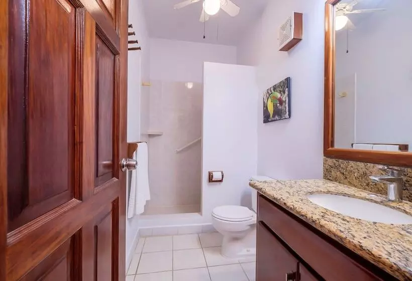 Hotelli Coral Bay Villas