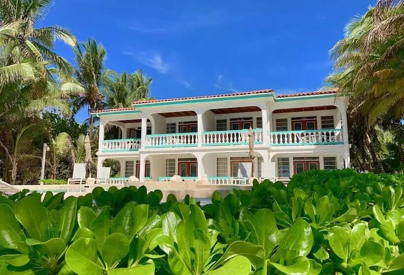 Hotelli Coral Bay Villas