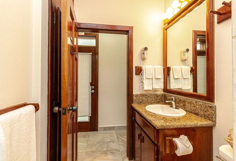 هتل Coral Bay Villas