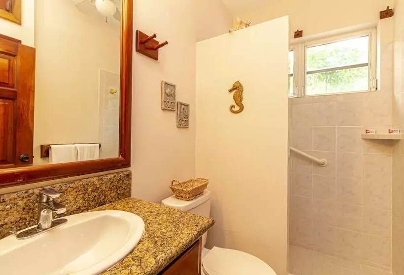 Hotelli Coral Bay Villas