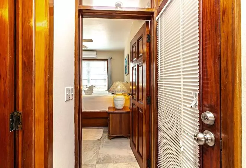 Hotelli Coral Bay Villas