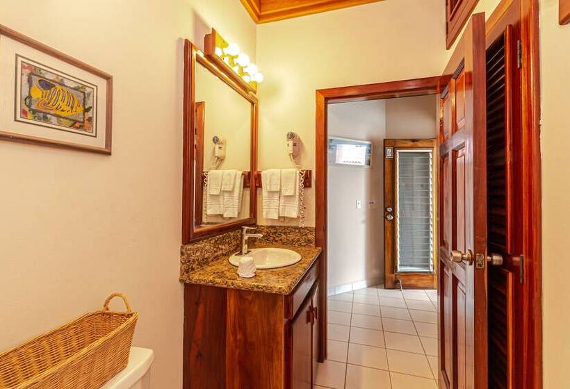 هتل Coral Bay Villas