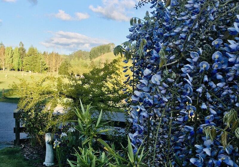 ホテル Orchard View Farmstay Retreat