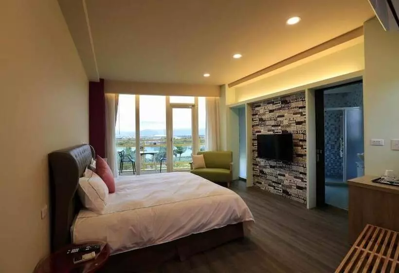 هتل The Riverview Retreats