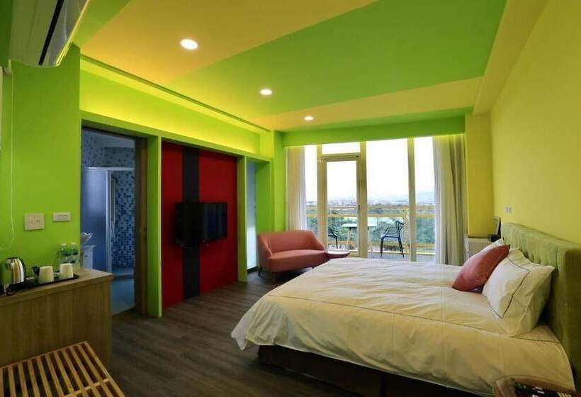 هتل The Riverview Retreats