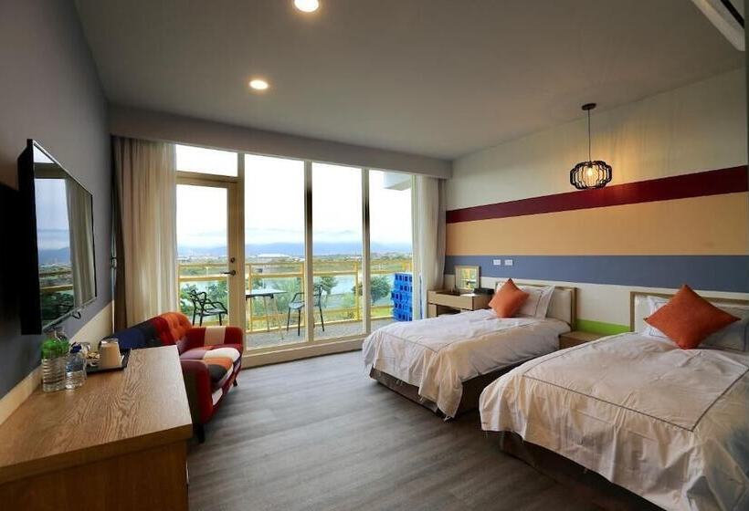 هتل The Riverview Retreats