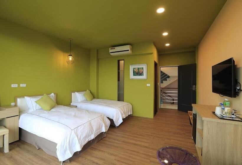 هتل The Riverview Retreats