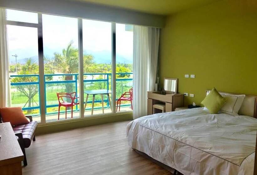 هتل The Riverview Retreats