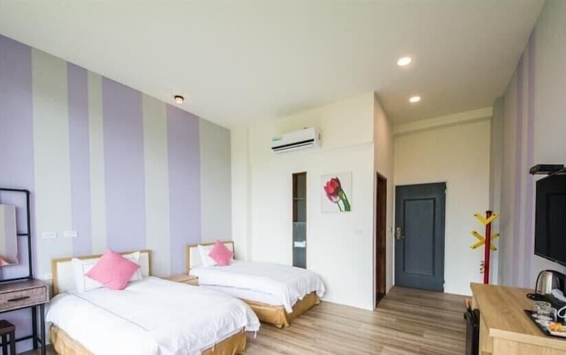 هتل The Riverview Retreats