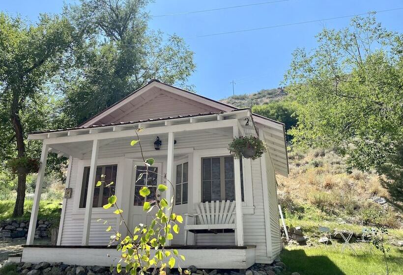 호텔 Tioga Lodge At Mono Lake