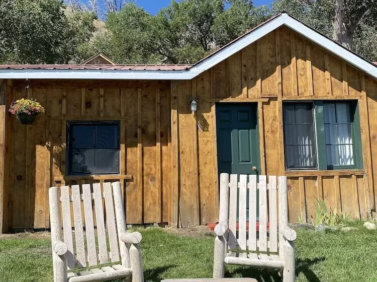 Hotelli Tioga Lodge At Mono Lake