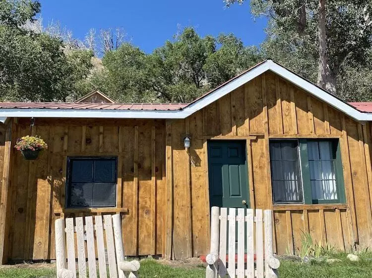 Hotelli Tioga Lodge At Mono Lake