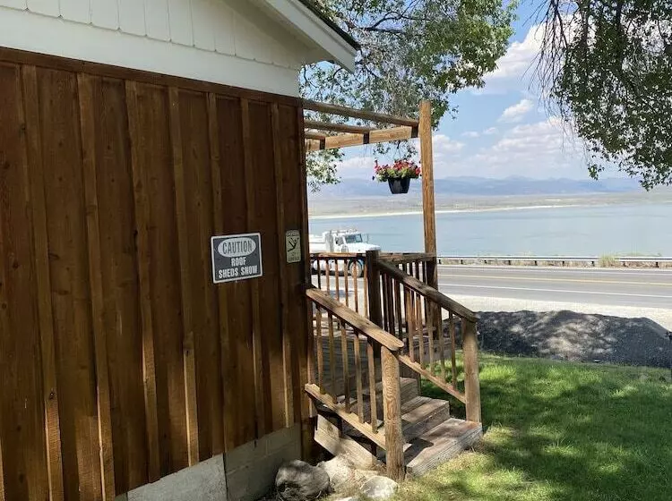 Hotelli Tioga Lodge At Mono Lake