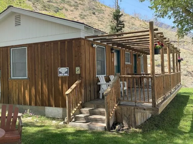 Hotelli Tioga Lodge At Mono Lake