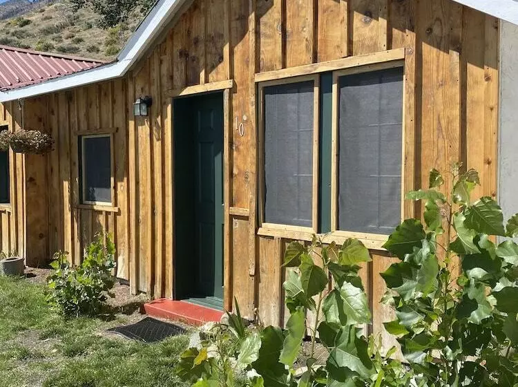 Hotelli Tioga Lodge At Mono Lake