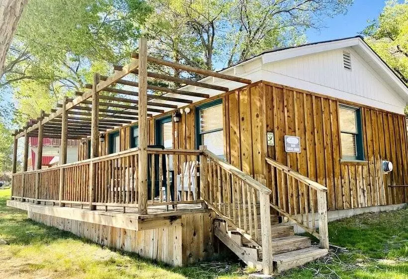 Hotelli Tioga Lodge At Mono Lake