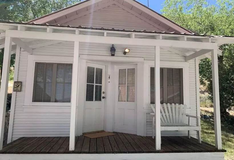 Hotelli Tioga Lodge At Mono Lake