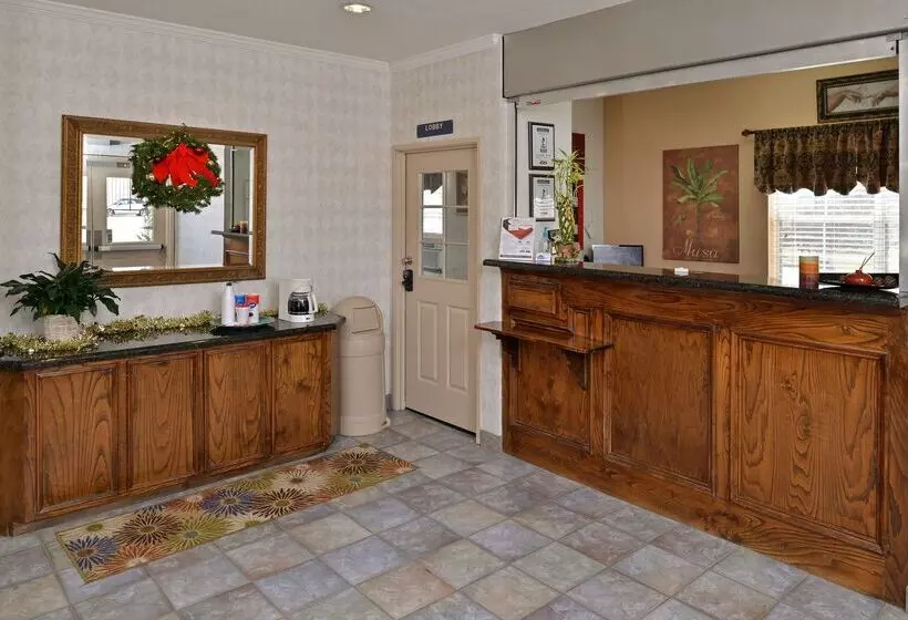 Americas Best Value Inn & Suites Winnie