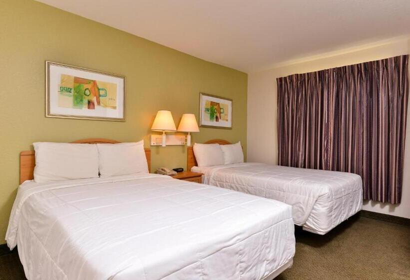 Americas Best Value Inn & Suites Winnie